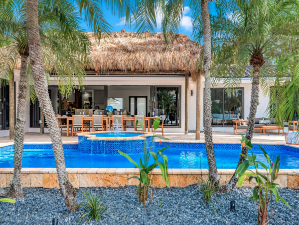 Luxurious Waterfront Property in Fort Lauderdale - Ideal for Families